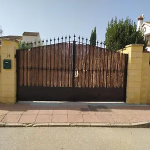 agradable-casa-con-piscina-en-la-arriate.es-andalucia.com/