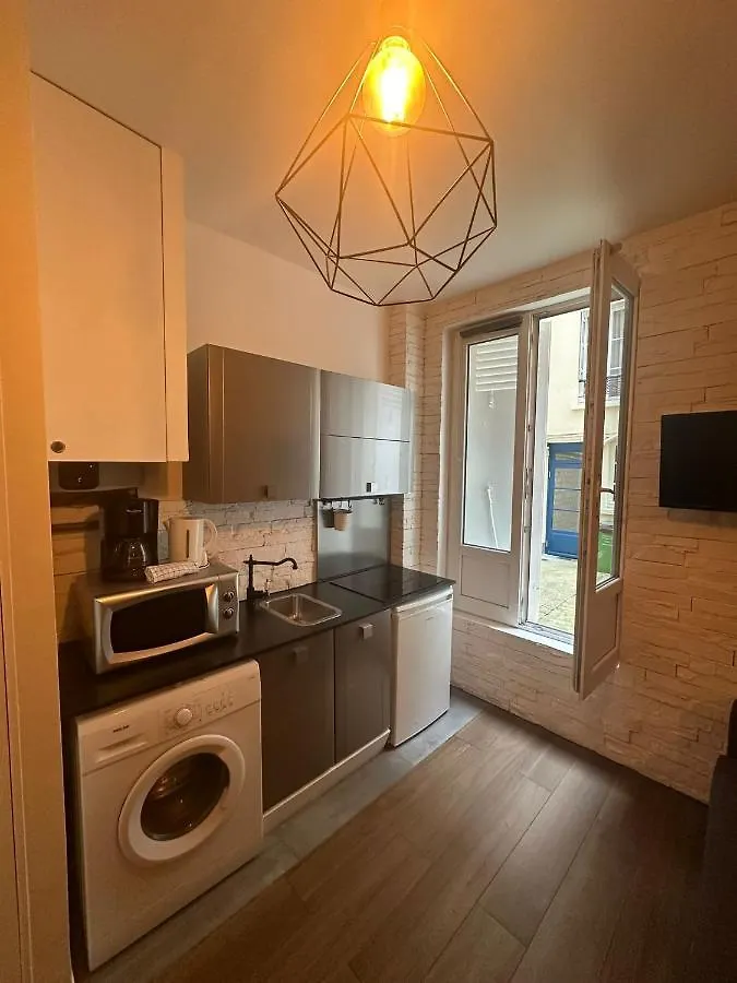 Apartment Ferienwohnung Super Location Meets Charming Studio -Ecole Militaries Champ De Mars - 7Th Arrondisment Paris